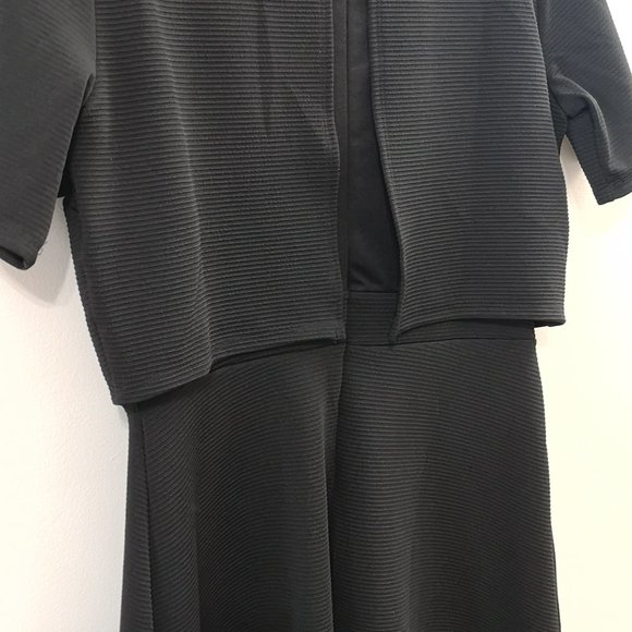 Forever21 Flared Black Dress - Picture 7 of 7